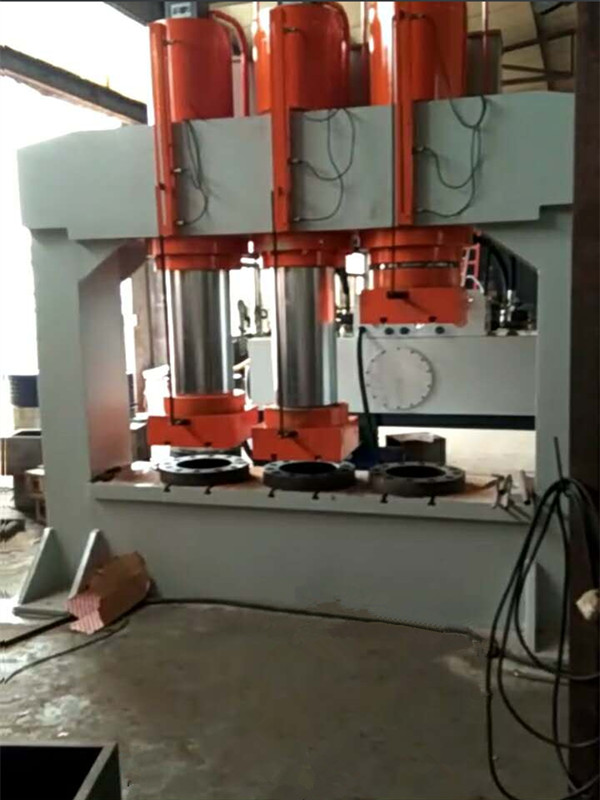 600噸三缸龍門(mén)液壓機(jī)